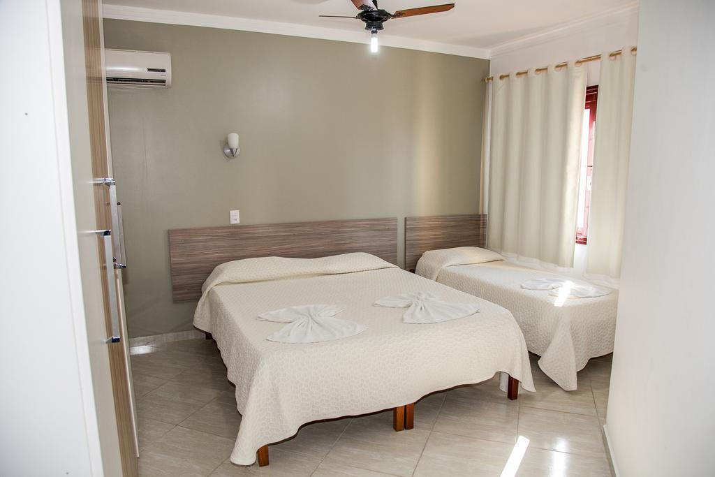 Residencial Ilha Dourada Hotel Governador Celso Ramos Ruang foto
